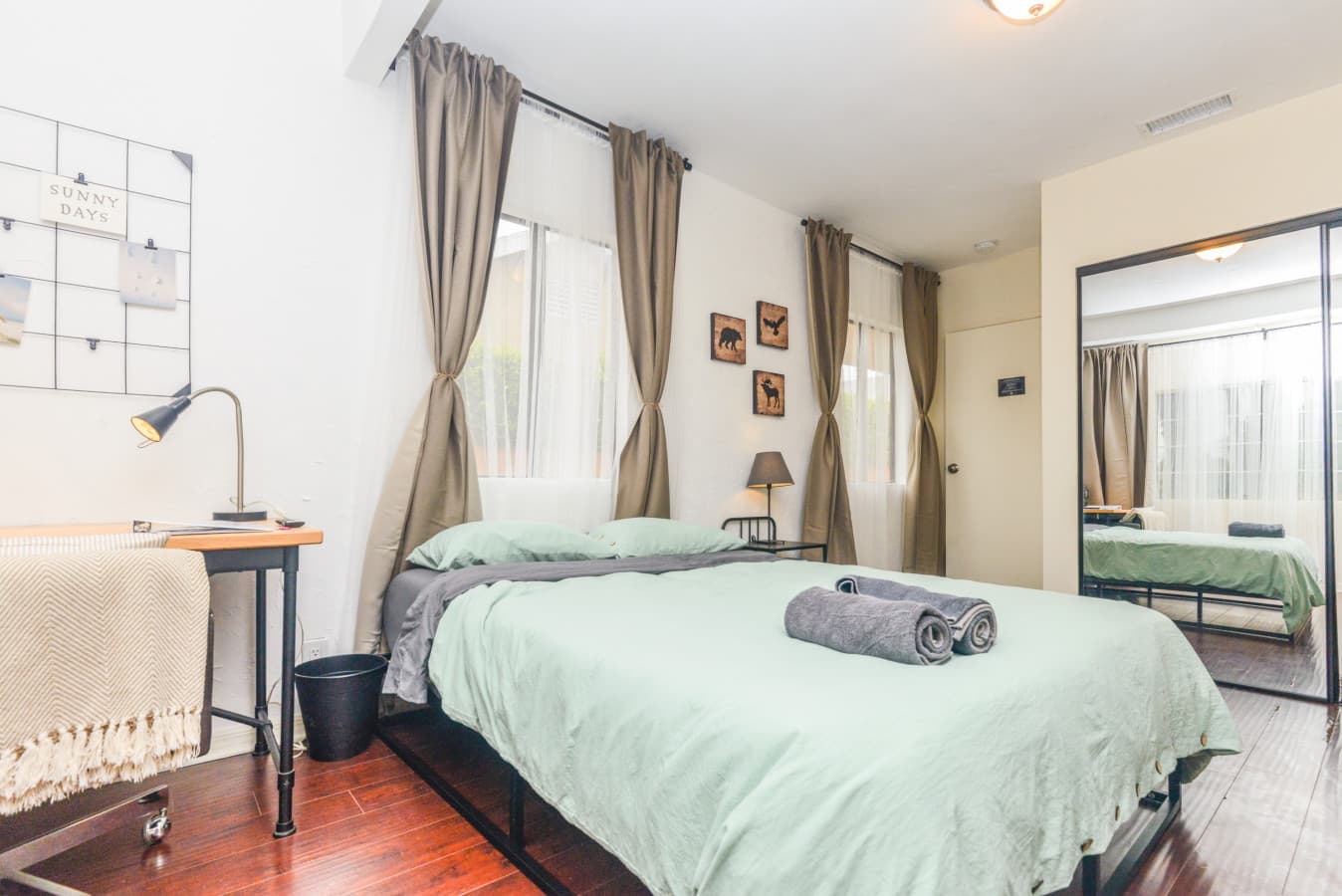 Simple & Comfortable Room in the Heart of Hollywood
