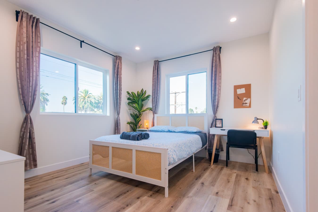 Spacious Private Room + Ensuite Bath, Mid City