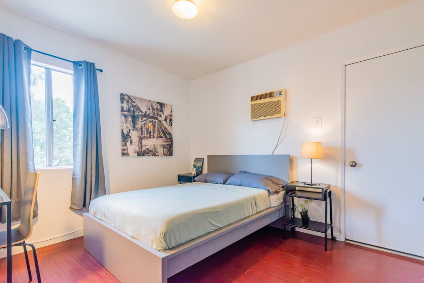 Tidy Private Room Near Griffith Park & Local Cafés