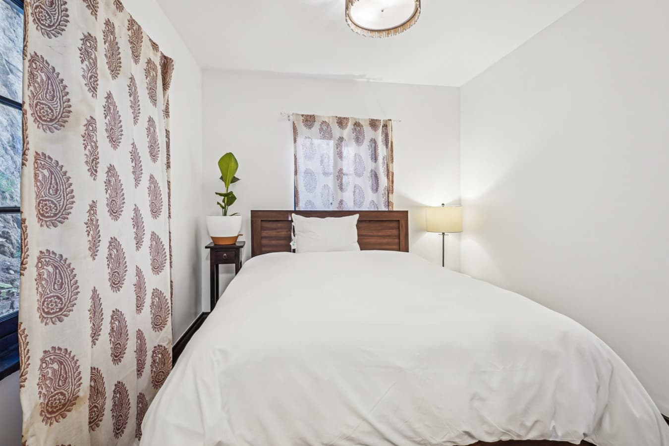 Wonderland - 25-web-or-mls-Crescent Dr-S2003-025.jpg