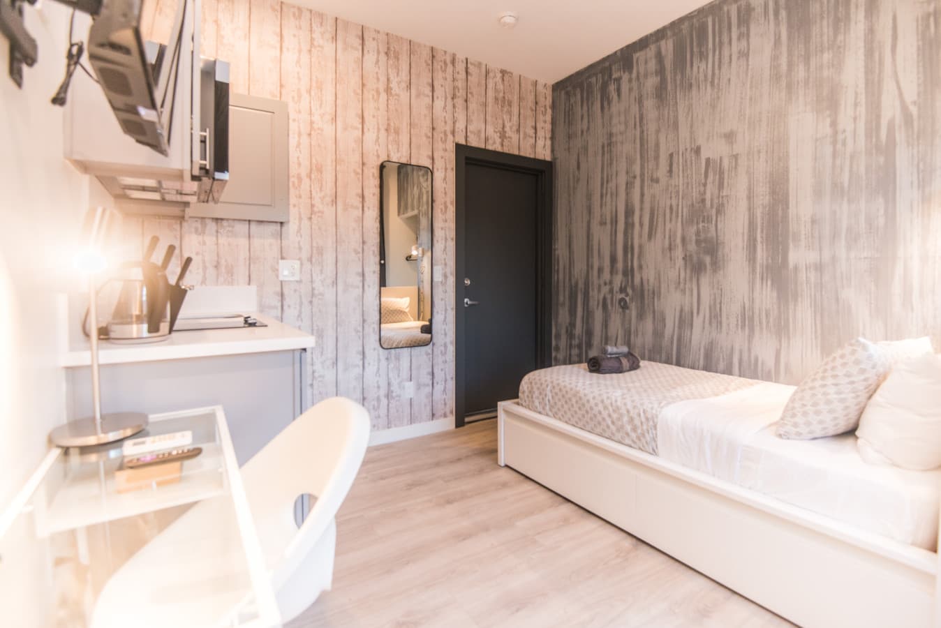 Cozy Private Studio, Private Entry in USC DPS Zone